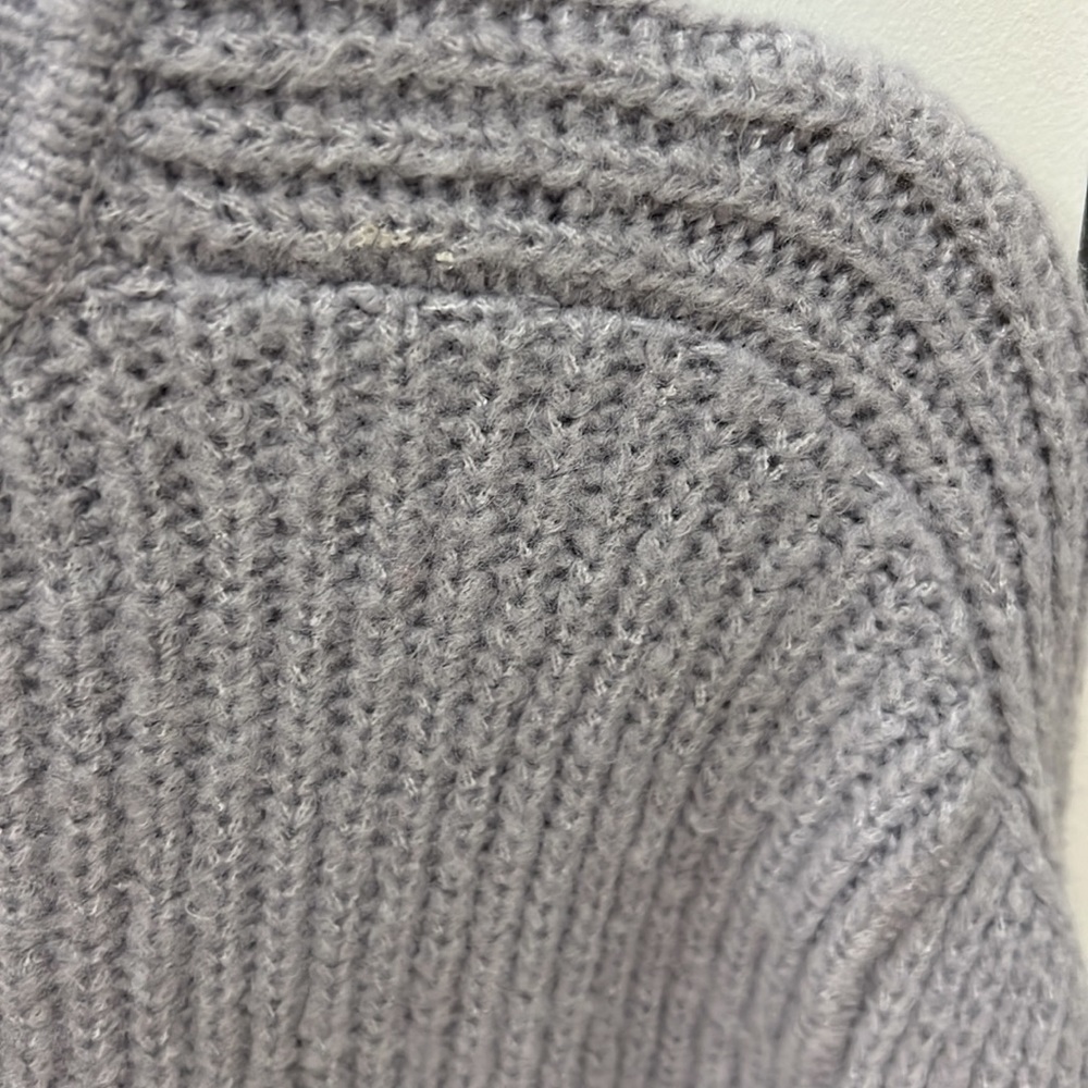 Sweater - Picture 4 of 4